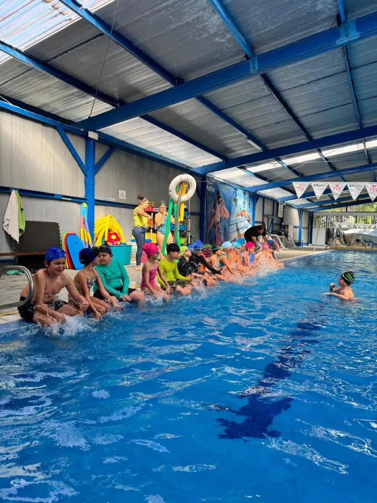 La Clase de Natación: Un Espacio para el Desarrollo Integral de los Estudiantes CIC