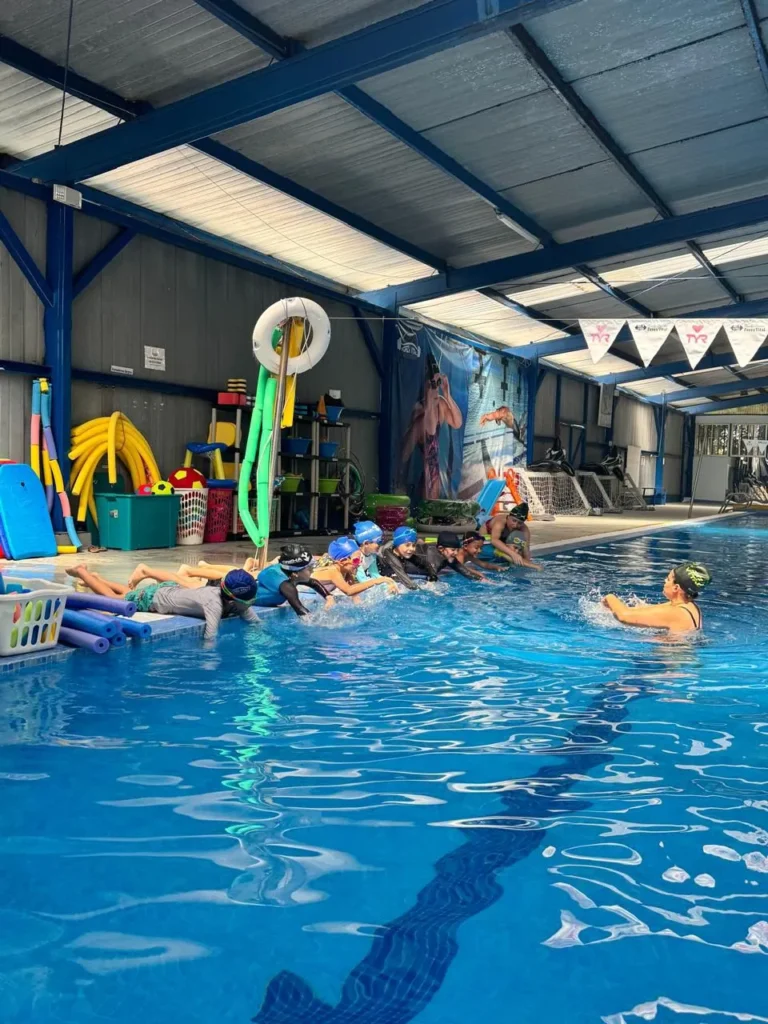 La Clase de Natación: Un Espacio para el Desarrollo Integral de los Estudiantes CIC