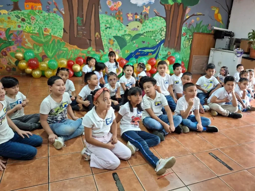 Estudiantes del CIC en actividades de proyección social comunitaria