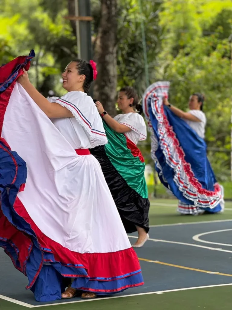El Turno de la Independencia en Costa Rica: Una Tradición que Inspira en el Colegio