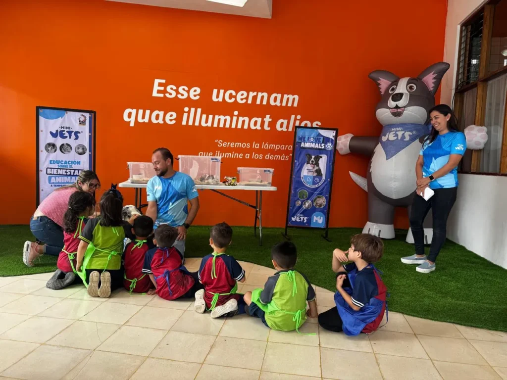Taller de MiniVets - Colegio Internacional Canadiense