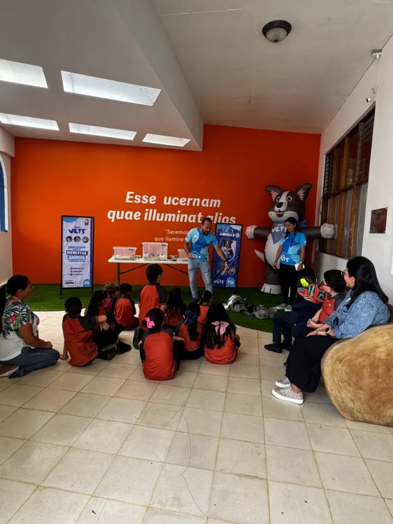 Taller de MiniVets - Colegio Internacional Canadiense
