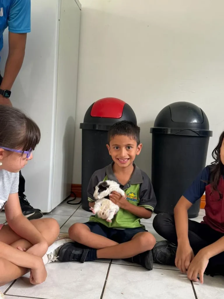 Taller de MiniVets - Colegio Internacional Canadiense