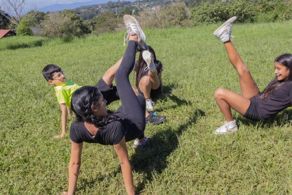 Convivencias Estudiantiles: Formando Valores y Habilidades para la Vida CIC