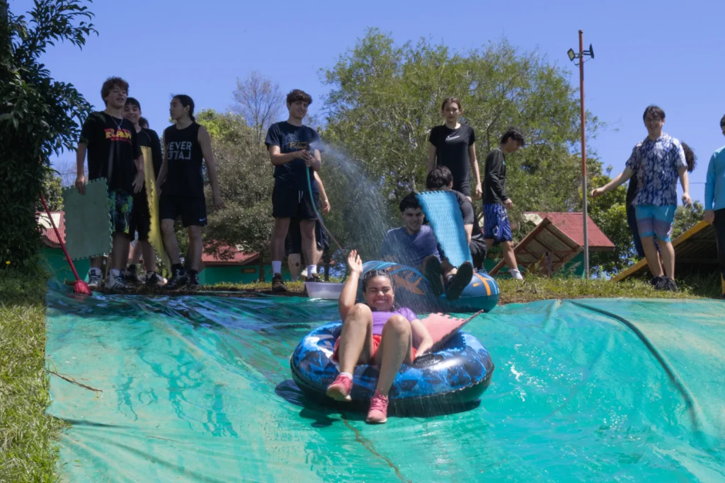Convivencias Estudiantiles: Formando Valores y Habilidades para la Vida CIC