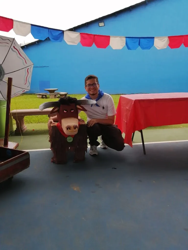 El Turno de la Independencia en Costa Rica: Una Tradición que Inspira en el Colegio