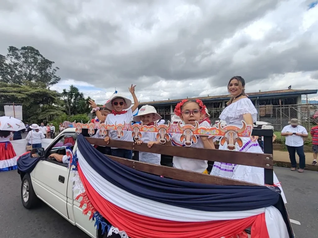 El Turno de la Independencia en Costa Rica: Una Tradición que Inspira en el Colegio